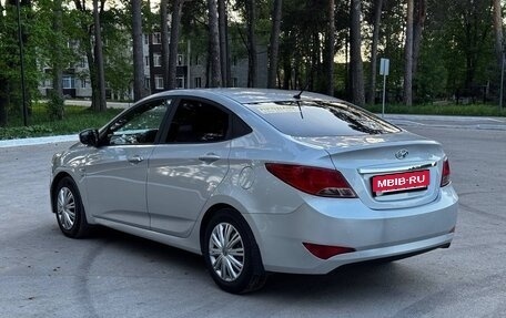 Hyundai Solaris II рестайлинг, 2014 год, 735 000 рублей, 4 фотография