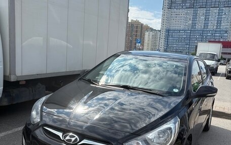 Hyundai Solaris II рестайлинг, 2012 год, 760 000 рублей, 3 фотография