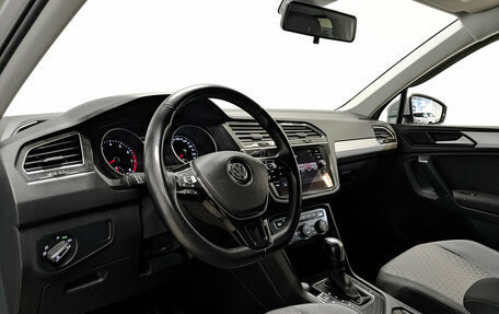 Volkswagen Tiguan II, 2020 год, 2 575 000 рублей, 15 фотография