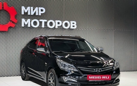 Hyundai Solaris II рестайлинг, 2015 год, 1 000 000 рублей, 3 фотография