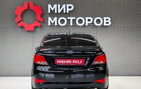 Hyundai Solaris II рестайлинг, 2015 год, 1 000 000 рублей, 5 фотография