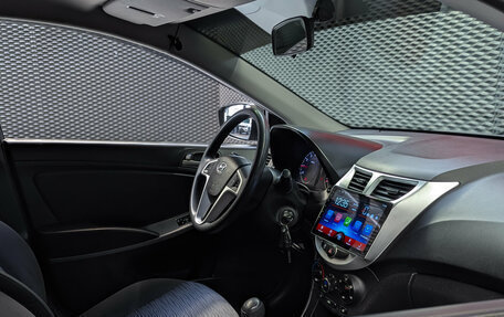 Hyundai Solaris II рестайлинг, 2015 год, 1 000 000 рублей, 22 фотография