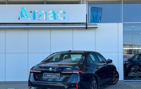 BMW 5 серия, 2024 год, 6 490 000 рублей, 2 фотография
