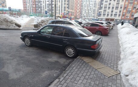 Mercedes-Benz E-Класс, 1999 год, 330 000 рублей, 6 фотография