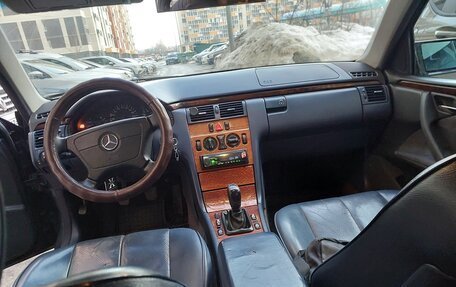 Mercedes-Benz E-Класс, 1999 год, 330 000 рублей, 5 фотография