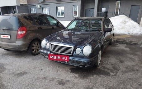 Mercedes-Benz E-Класс, 1999 год, 330 000 рублей, 2 фотография