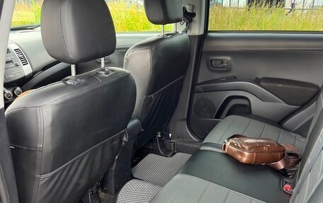 Mitsubishi Outlander III рестайлинг 3, 2010 год, 680 000 рублей, 7 фотография