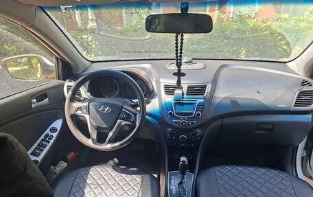 Hyundai Solaris II рестайлинг, 2013 год, 460 000 рублей, 3 фотография