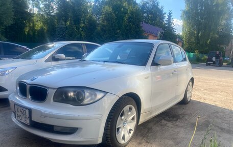 BMW 1 серия, 2011 год, 700 000 рублей, 4 фотография
