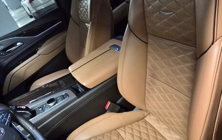 Cadillac Escalade V, 2022 год, 10 650 000 рублей, 6 фотография