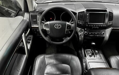 Toyota Land Cruiser 200, 2011 год, 3 145 000 рублей, 11 фотография