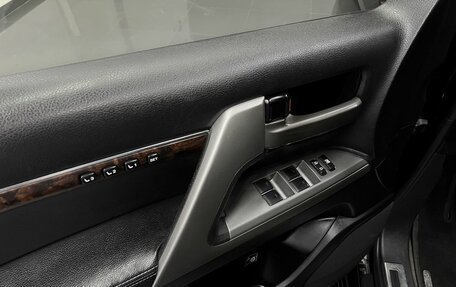 Toyota Land Cruiser 200, 2011 год, 3 145 000 рублей, 26 фотография