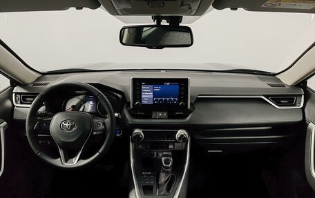 Toyota RAV4, 2021 год, 3 555 000 рублей, 14 фотография