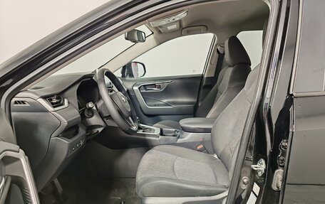 Toyota RAV4, 2021 год, 3 555 000 рублей, 16 фотография
