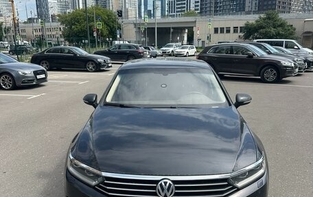 Volkswagen Passat B8 рестайлинг, 2017 год, 1 570 000 рублей, 6 фотография