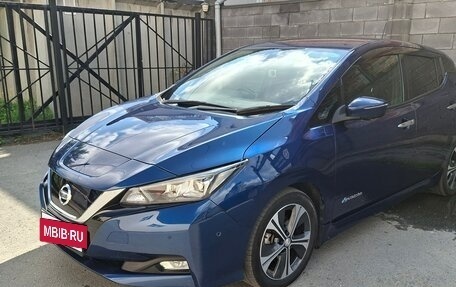 Nissan Leaf II, 2018 год, 1 515 000 рублей, 2 фотография
