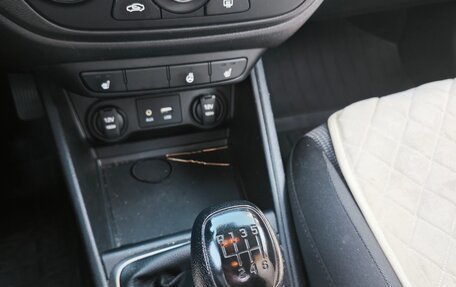 Hyundai Solaris II рестайлинг, 2017 год, 1 370 000 рублей, 12 фотография