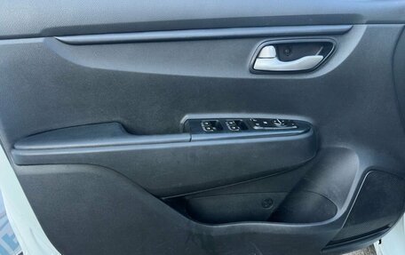 KIA Rio IV, 2017 год, 699 000 рублей, 8 фотография