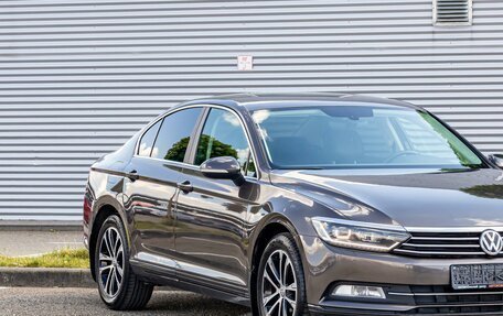 Volkswagen Passat B8 рестайлинг, 2017 год, 1 695 000 рублей, 8 фотография