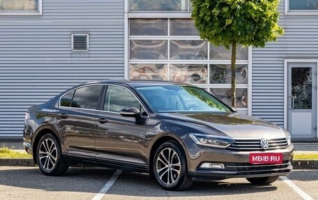 Volkswagen Passat B8 рестайлинг, 2017 год, 1 695 000 рублей, 3 фотография