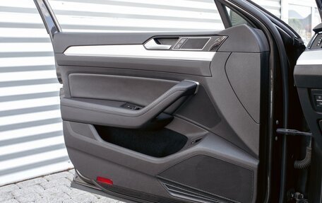 Volkswagen Passat B8 рестайлинг, 2017 год, 1 695 000 рублей, 12 фотография
