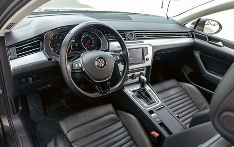 Volkswagen Passat B8 рестайлинг, 2017 год, 1 695 000 рублей, 13 фотография