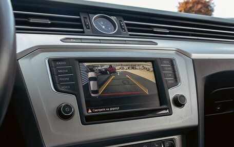 Volkswagen Passat B8 рестайлинг, 2017 год, 1 695 000 рублей, 14 фотография