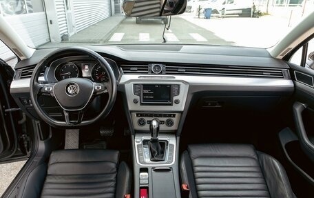 Volkswagen Passat B8 рестайлинг, 2017 год, 1 695 000 рублей, 16 фотография