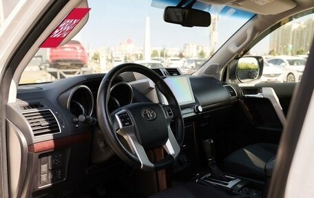 Toyota Land Cruiser Prado 150 рестайлинг 2, 2016 год, 4 193 800 рублей, 5 фотография