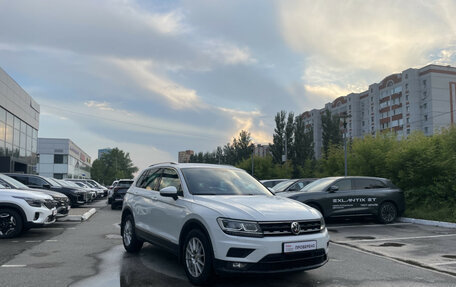 Volkswagen Tiguan II, 2018 год, 2 499 000 рублей, 3 фотография