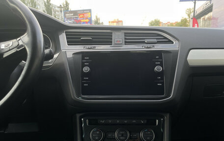 Volkswagen Tiguan II, 2018 год, 2 499 000 рублей, 13 фотография