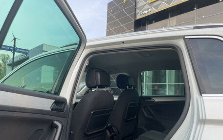 Volkswagen Tiguan II, 2018 год, 2 499 000 рублей, 12 фотография