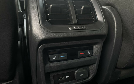Volkswagen Tiguan II, 2018 год, 2 499 000 рублей, 17 фотография