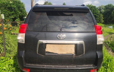 Toyota Land Cruiser Prado 150 рестайлинг 2, 2013 год, 3 100 000 рублей, 6 фотография