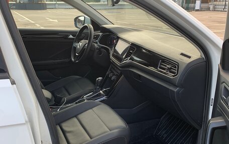 Volkswagen T-Roc I, 2021 год, 2 050 000 рублей, 17 фотография