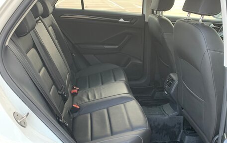 Volkswagen T-Roc I, 2021 год, 2 050 000 рублей, 16 фотография