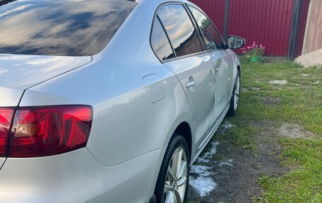Volkswagen Jetta VI, 2011 год, 850 000 рублей, 6 фотография
