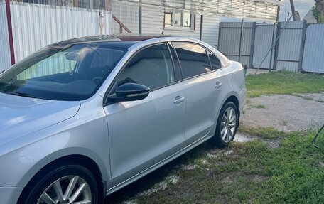 Volkswagen Jetta VI, 2011 год, 850 000 рублей, 2 фотография