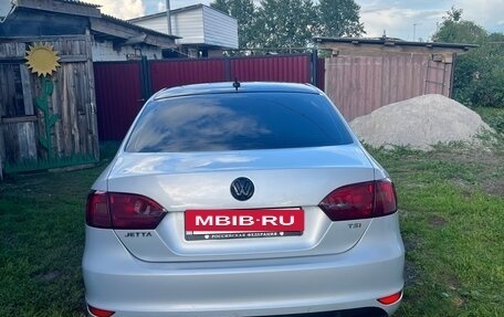 Volkswagen Jetta VI, 2011 год, 850 000 рублей, 4 фотография
