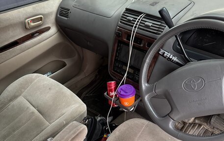 Toyota Ipsum II, 2000 год, 349 000 рублей, 6 фотография