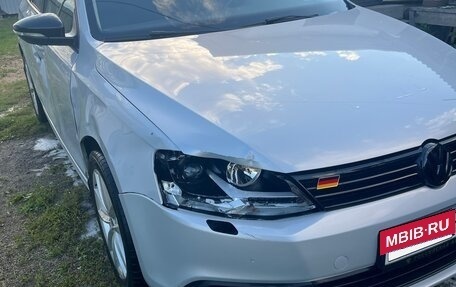 Volkswagen Jetta VI, 2011 год, 850 000 рублей, 11 фотография