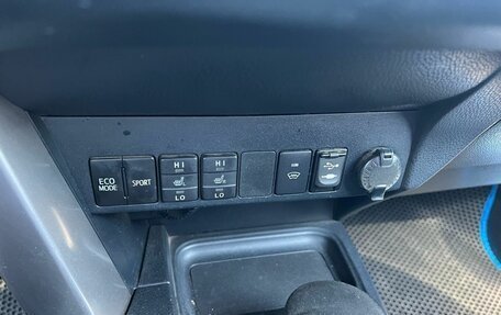 Toyota RAV4, 2017 год, 2 390 000 рублей, 6 фотография