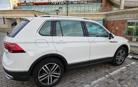 Volkswagen Tiguan II, 2021 год, 4 000 000 рублей, 4 фотография