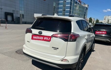 Toyota RAV4, 2017 год, 2 390 000 рублей, 4 фотография