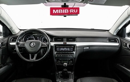 Skoda Superb III рестайлинг, 2014 год, 1 400 000 рублей, 11 фотография