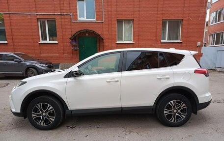 Toyota RAV4, 2015 год, 2 420 000 рублей, 2 фотография