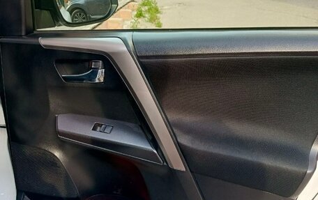 Toyota RAV4, 2015 год, 2 420 000 рублей, 13 фотография