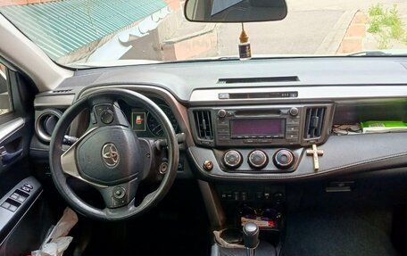 Toyota RAV4, 2015 год, 2 420 000 рублей, 10 фотография