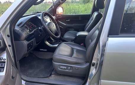 Toyota Land Cruiser Prado 120 рестайлинг, 2008 год, 2 400 000 рублей, 5 фотография