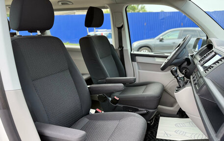 Volkswagen Caravelle T6 рестайлинг, 2018 год, 3 300 000 рублей, 11 фотография